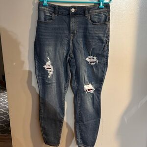 M Jeans by Maurices size L Short skinny denim jeans jeggings. GUC distressed